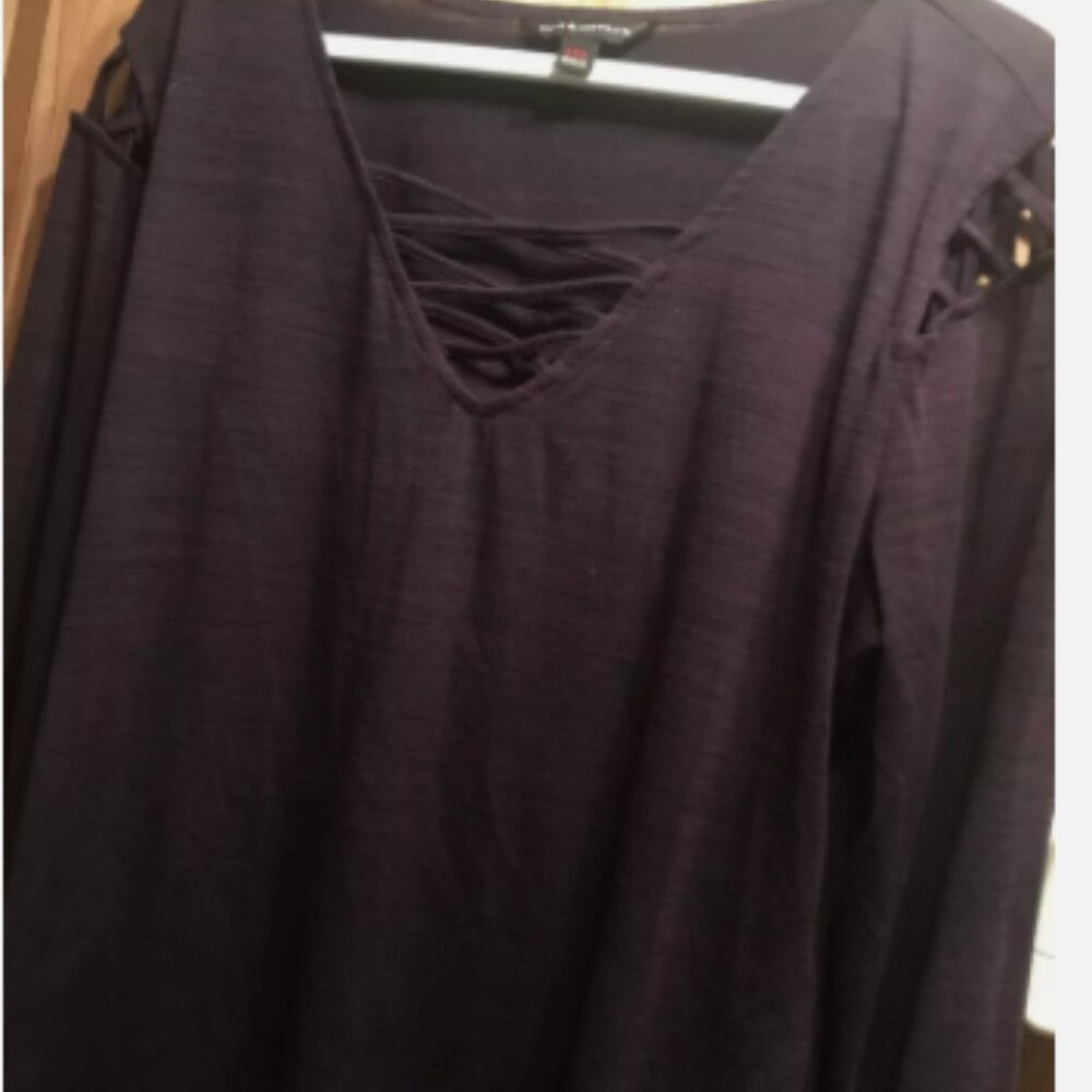 Rock and Republic Plum colored shirt size xxl.Long sleeved, strappy,, sexy!